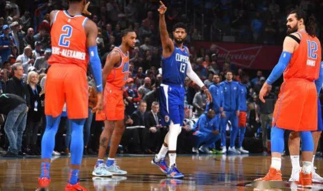 摩根体育官网- 雷霆亚历山大爆发，单节20分助队逆转取胜