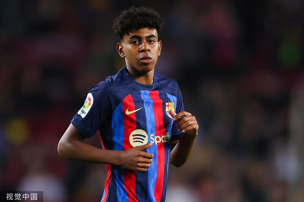  沃尔夫斯堡启用青年队小将，创最年轻出场纪录