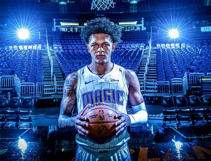  班凯罗当选月最佳新秀，魔术重建初见成效  