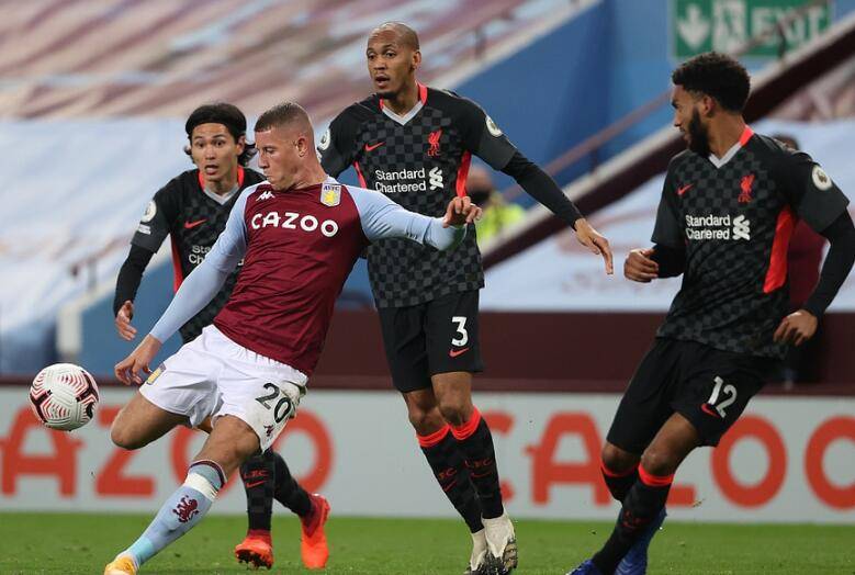  多特蒙德后防天团集体梦游，连丢三球酿惨案  